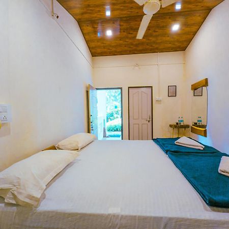 Sunset Cafe Beach Stay جوكارنا المظهر الخارجي الصورة