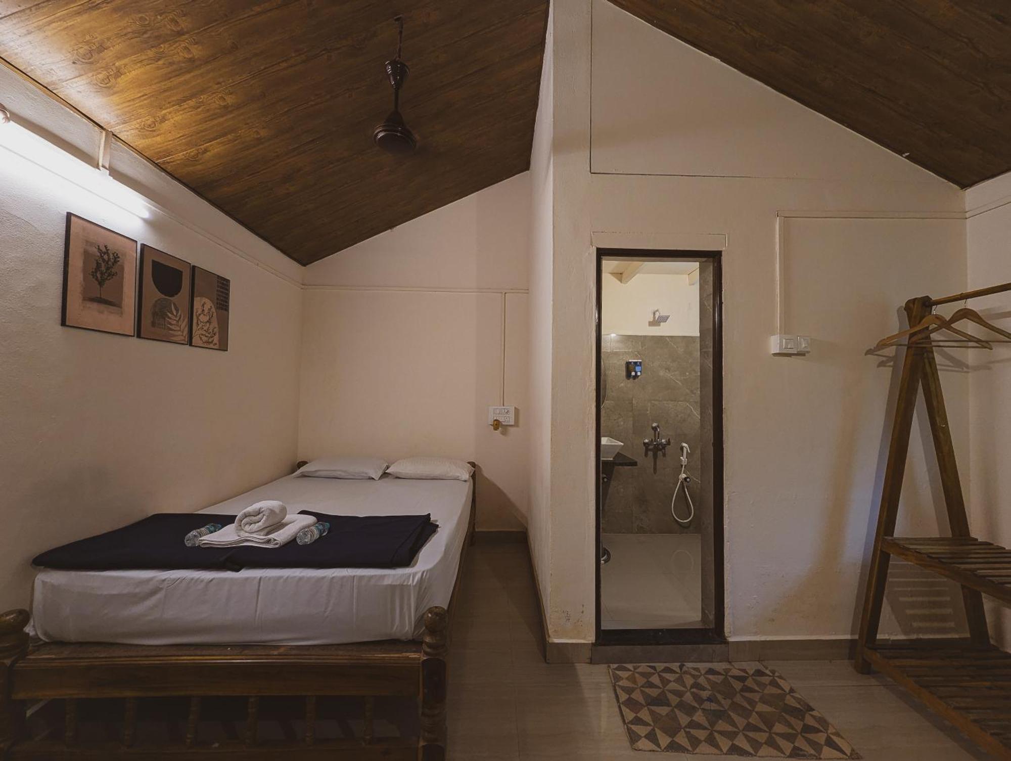 Sunset Cafe Beach Stay جوكارنا المظهر الخارجي الصورة