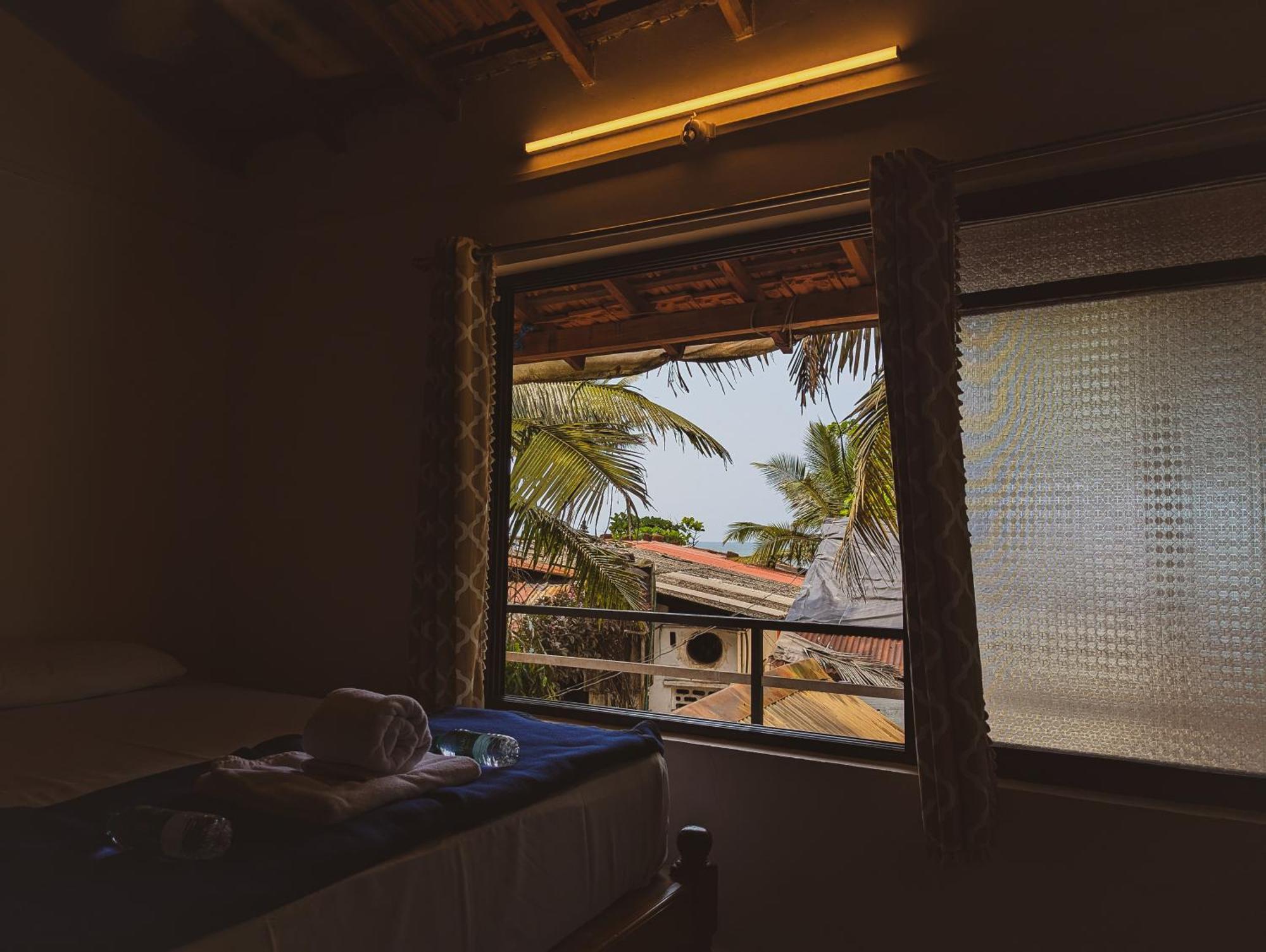 Sunset Cafe Beach Stay جوكارنا المظهر الخارجي الصورة
