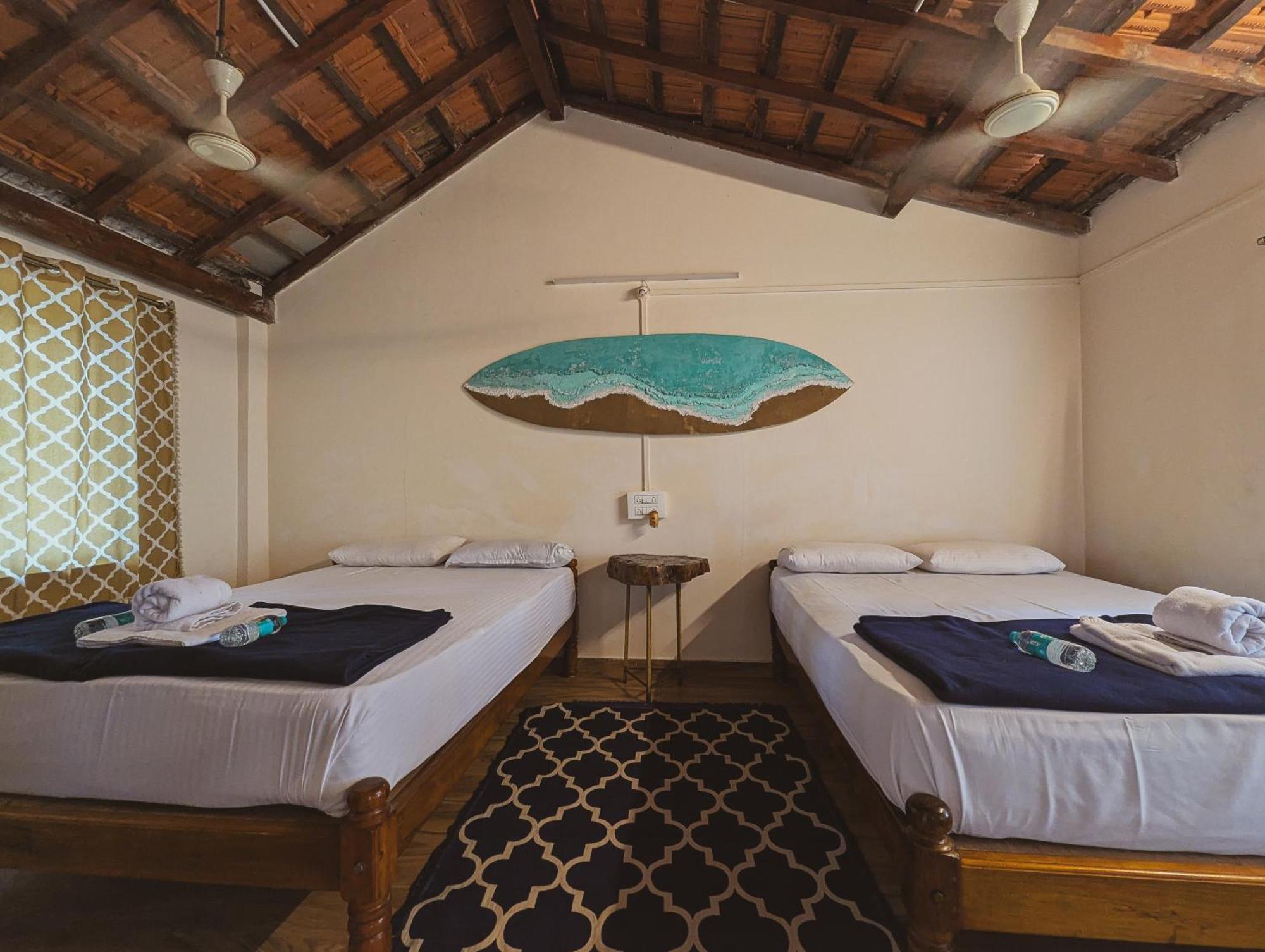 Sunset Cafe Beach Stay جوكارنا المظهر الخارجي الصورة
