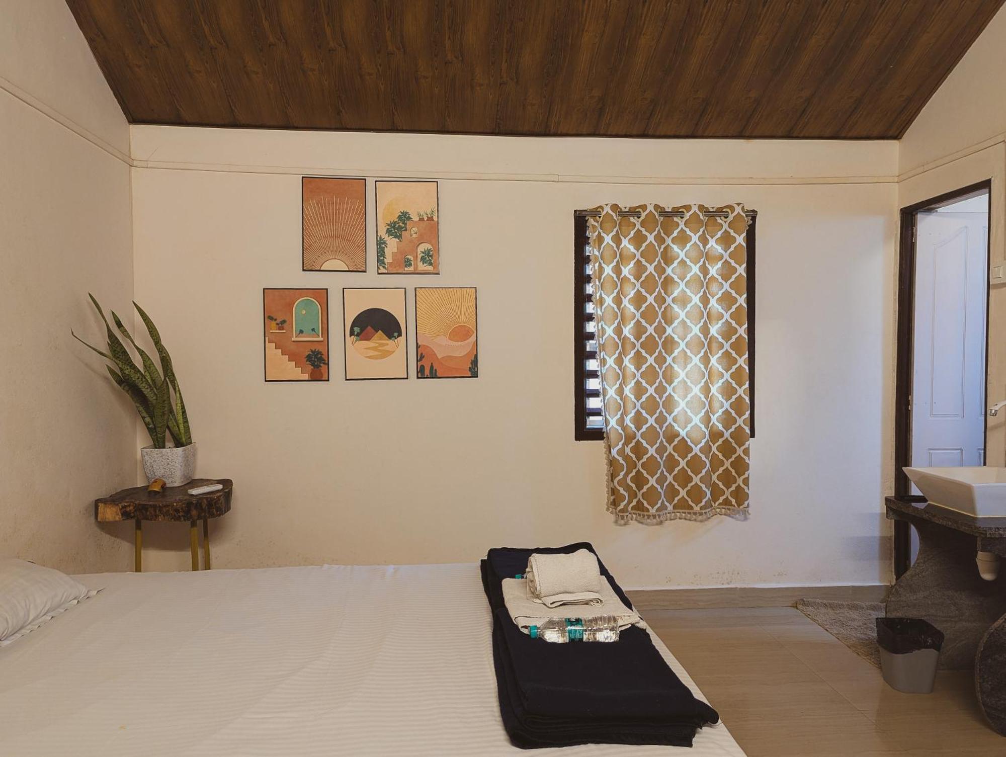 Sunset Cafe Beach Stay جوكارنا المظهر الخارجي الصورة