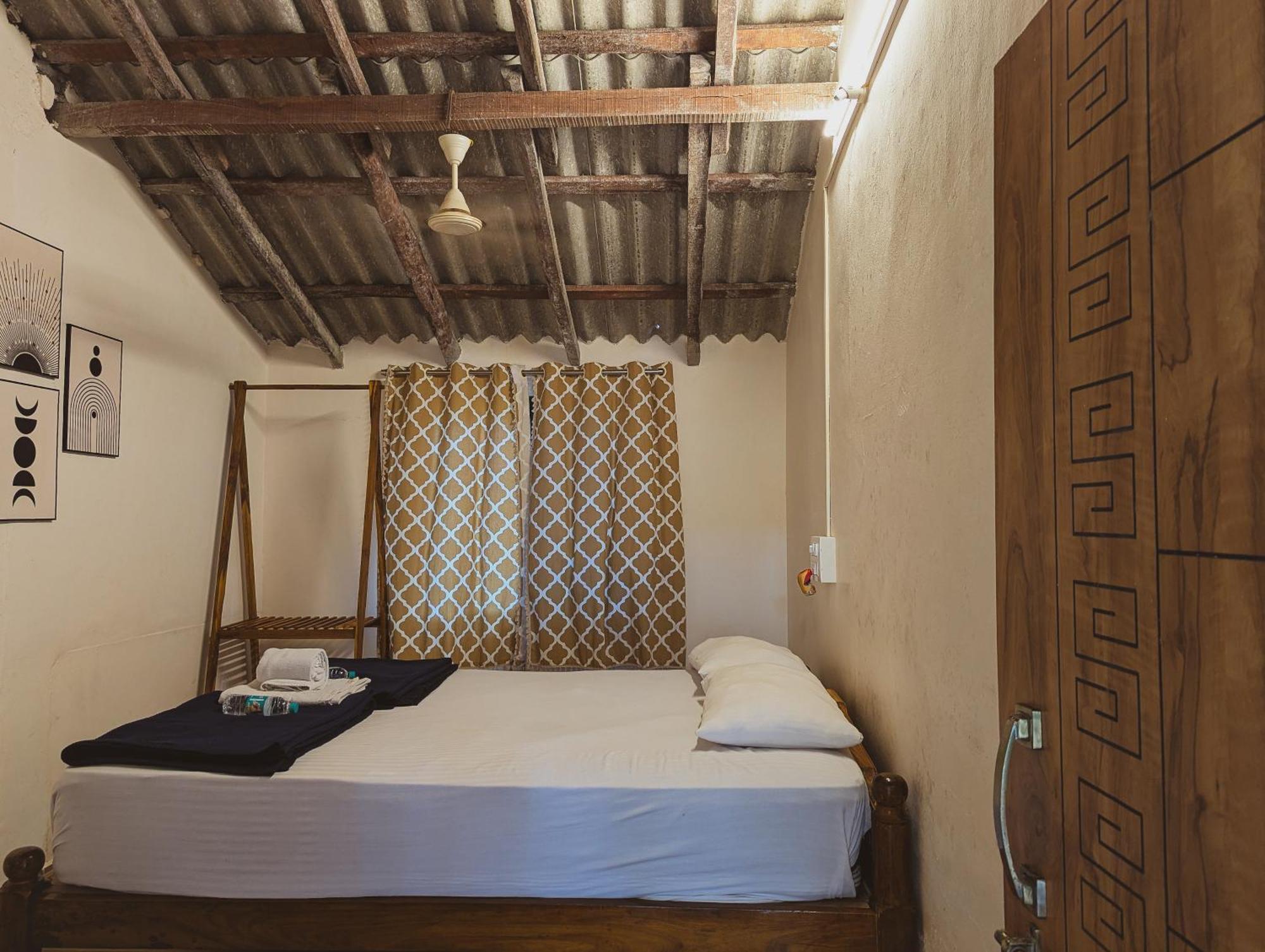 Sunset Cafe Beach Stay جوكارنا المظهر الخارجي الصورة