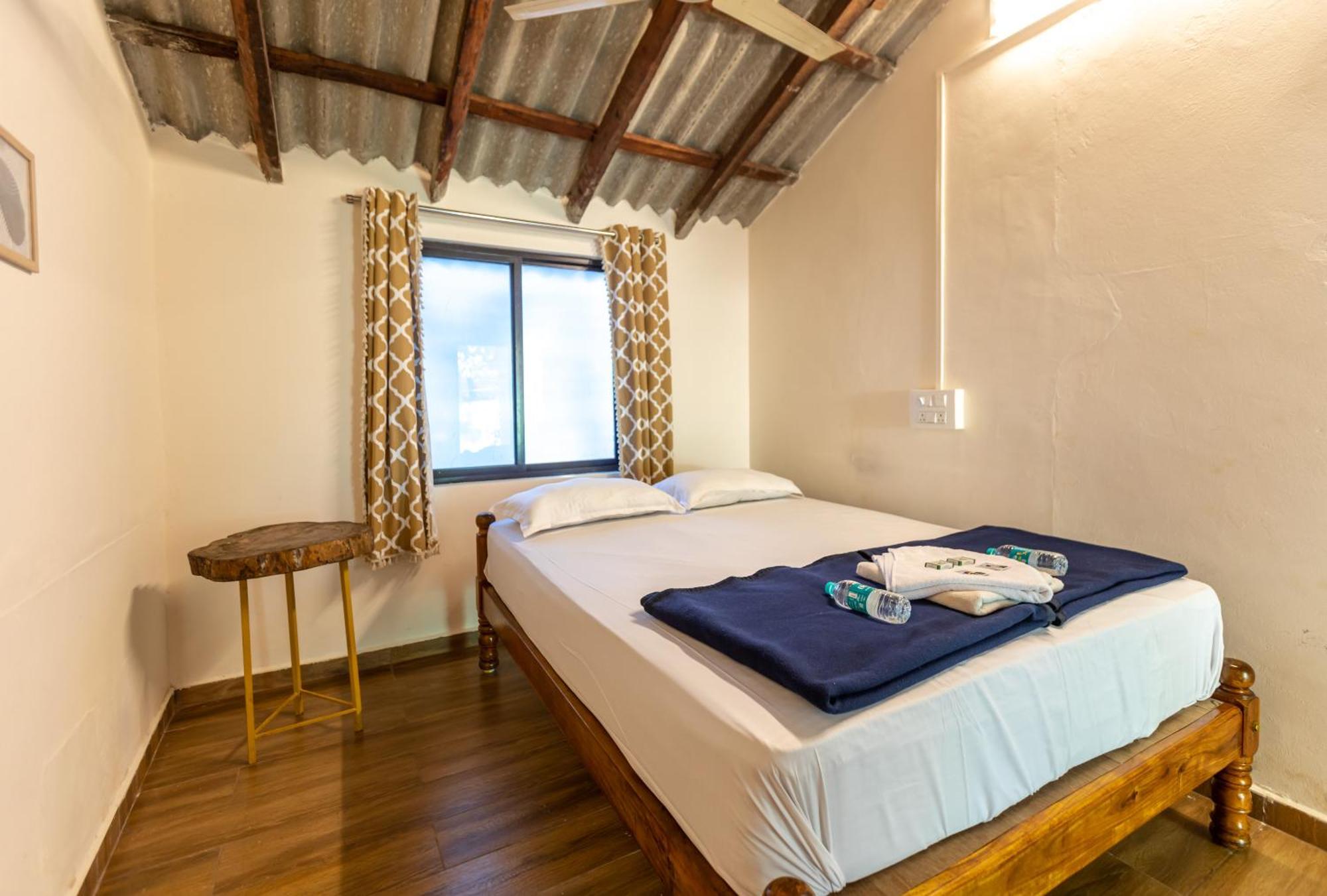 Sunset Cafe Beach Stay جوكارنا المظهر الخارجي الصورة