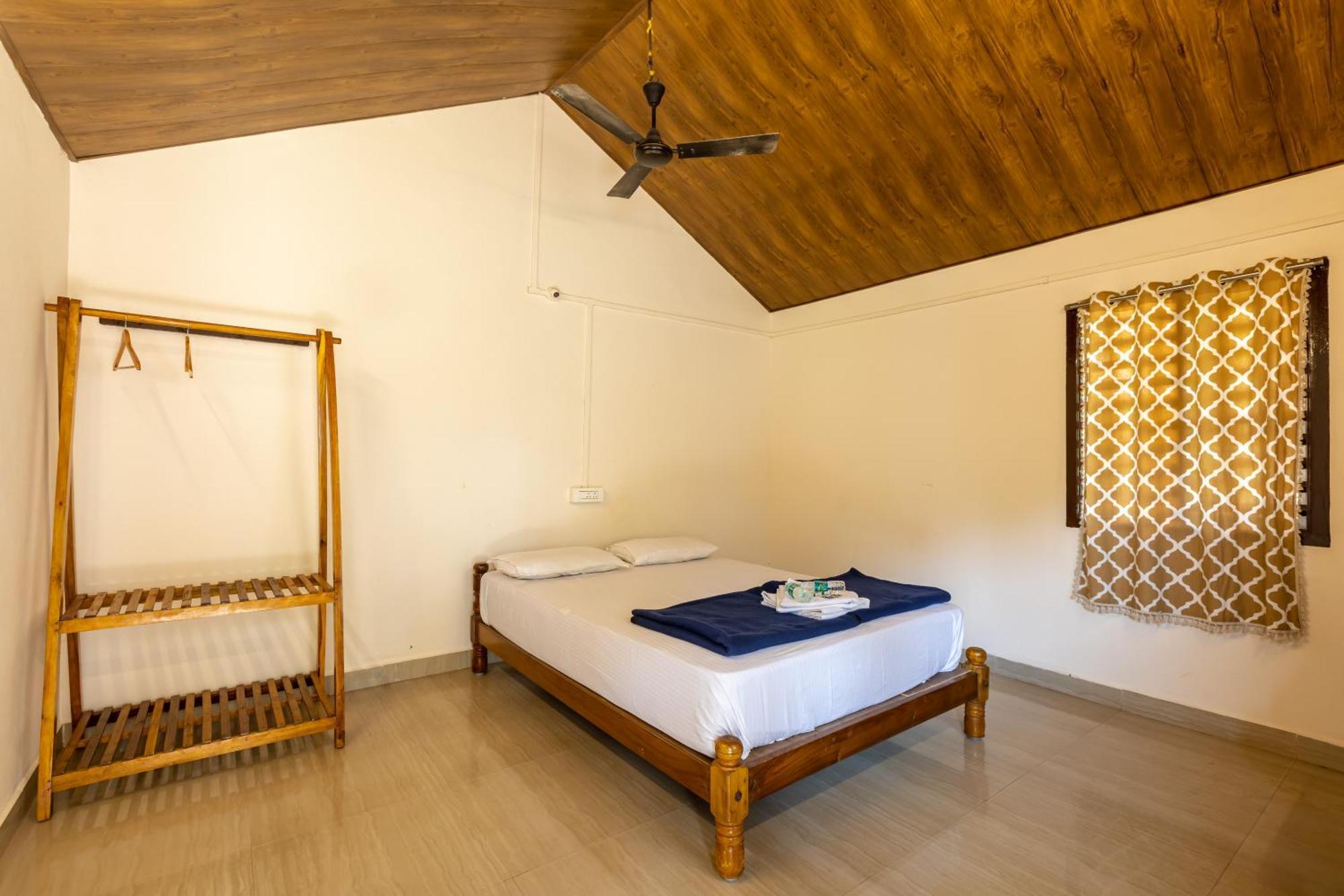 Sunset Cafe Beach Stay جوكارنا المظهر الخارجي الصورة