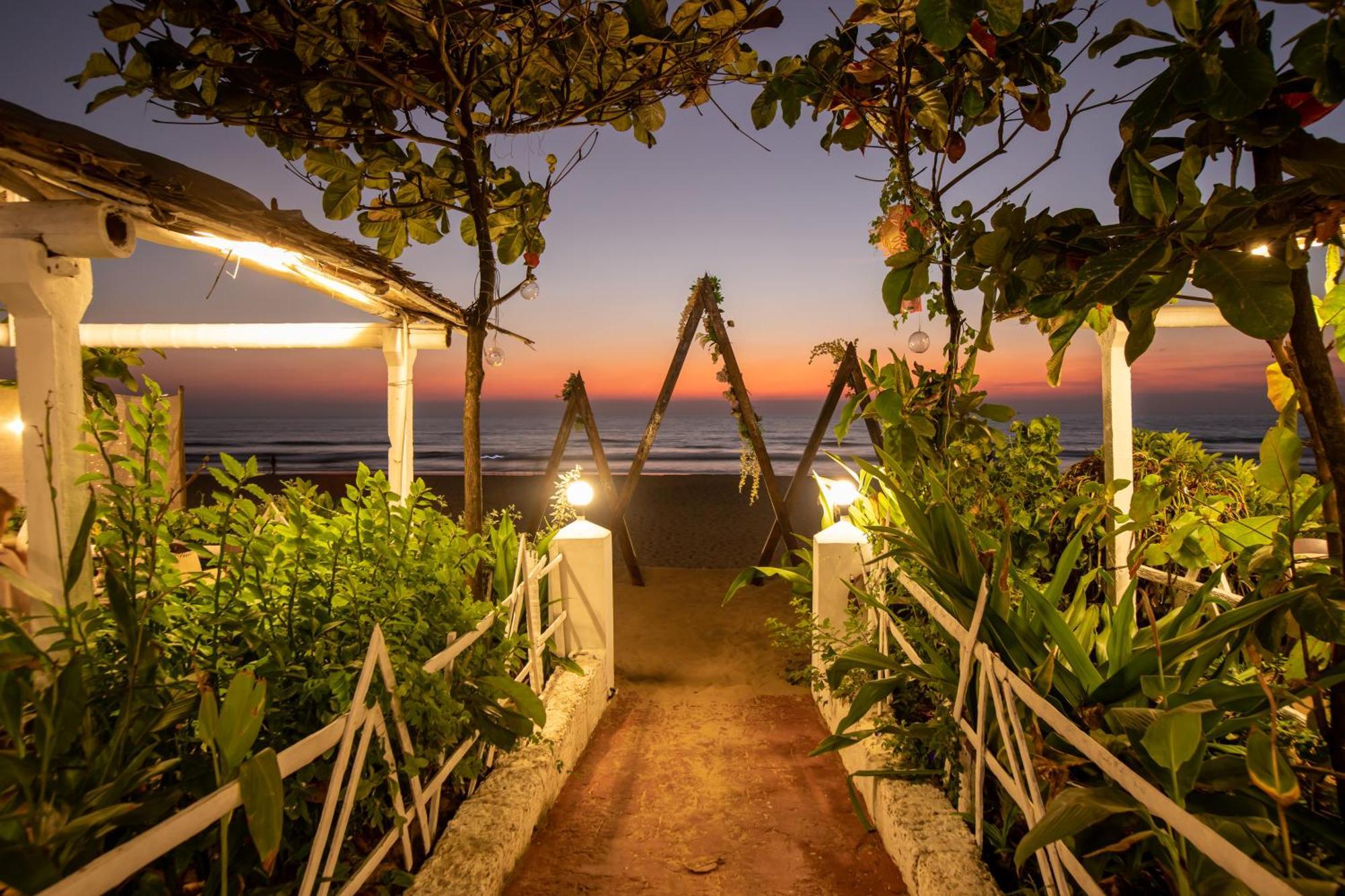 Sunset Cafe Beach Stay جوكارنا المظهر الخارجي الصورة