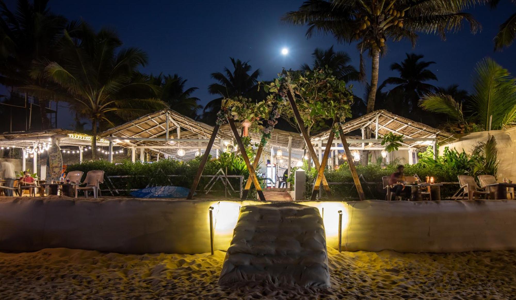 Sunset Cafe Beach Stay جوكارنا المظهر الخارجي الصورة