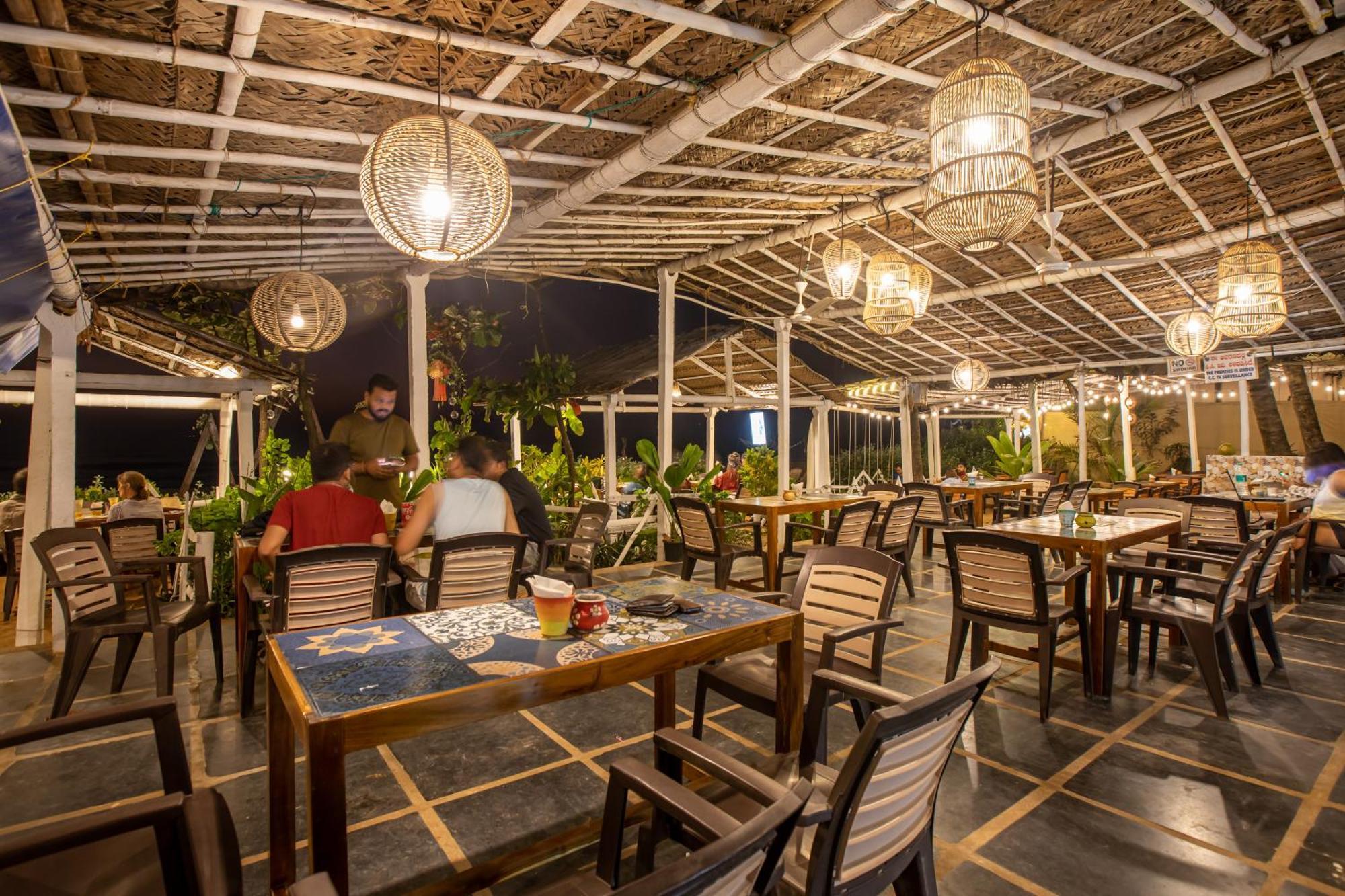 Sunset Cafe Beach Stay جوكارنا المظهر الخارجي الصورة