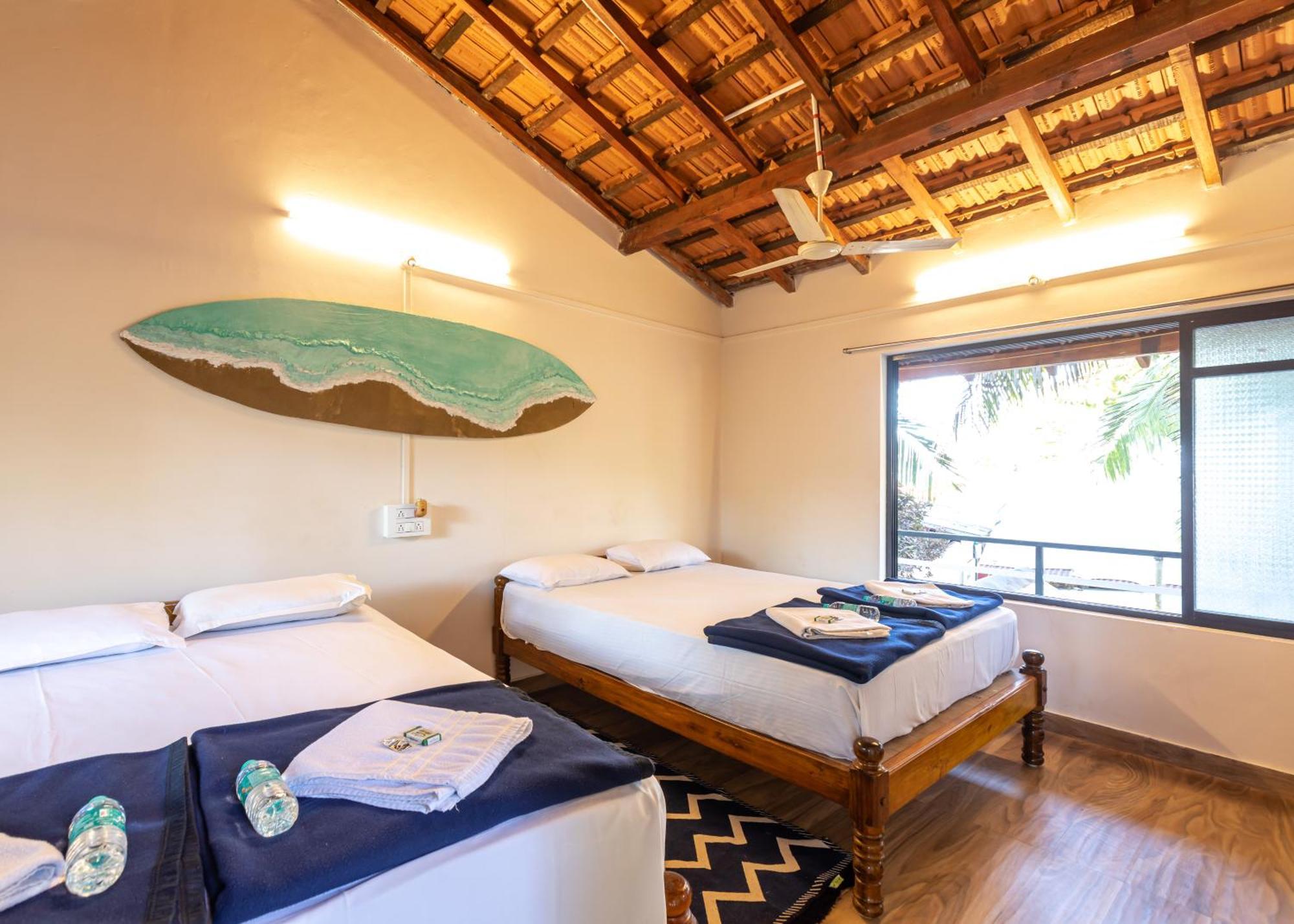 Sunset Cafe Beach Stay جوكارنا المظهر الخارجي الصورة