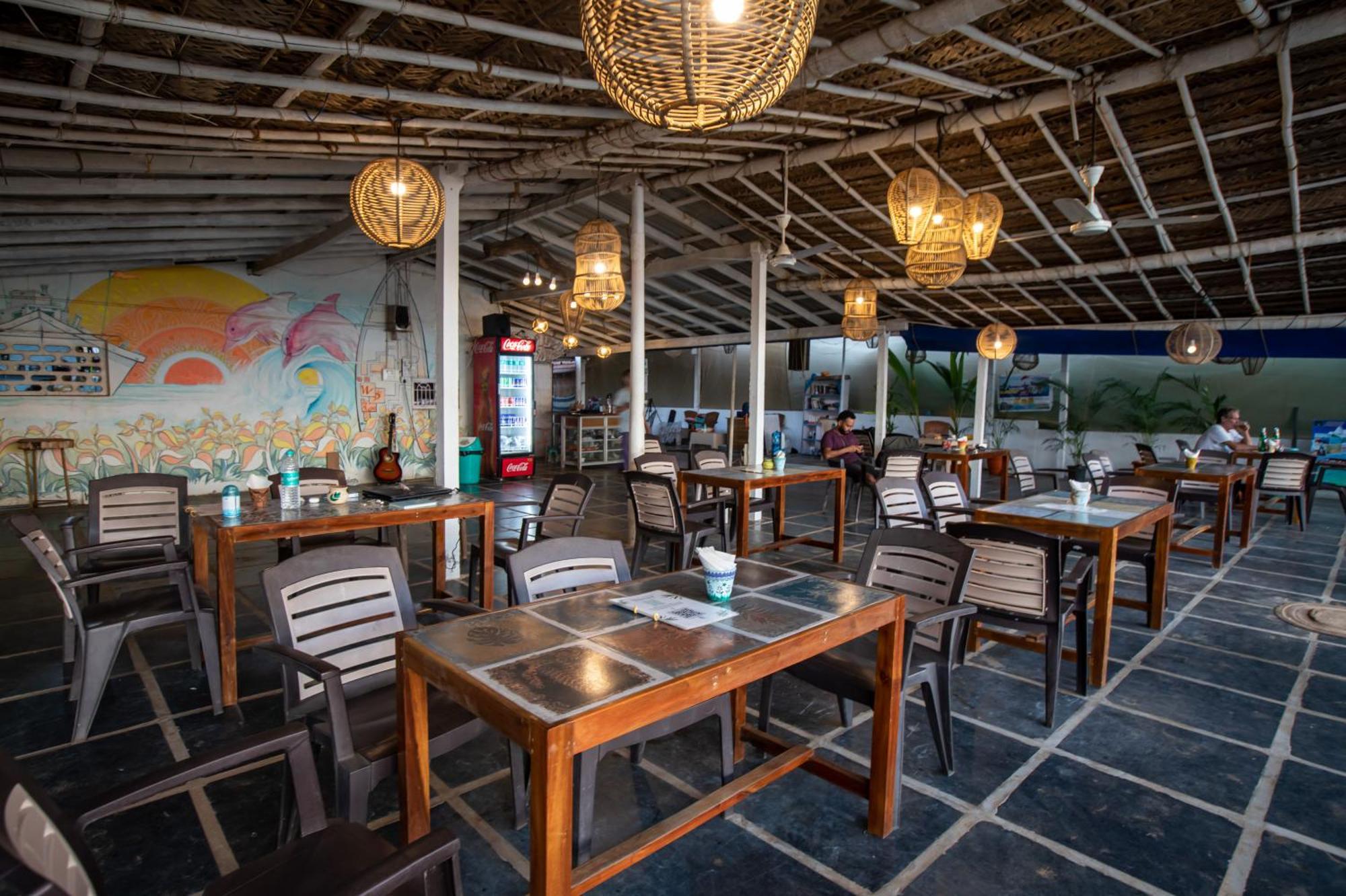 Sunset Cafe Beach Stay جوكارنا المظهر الخارجي الصورة