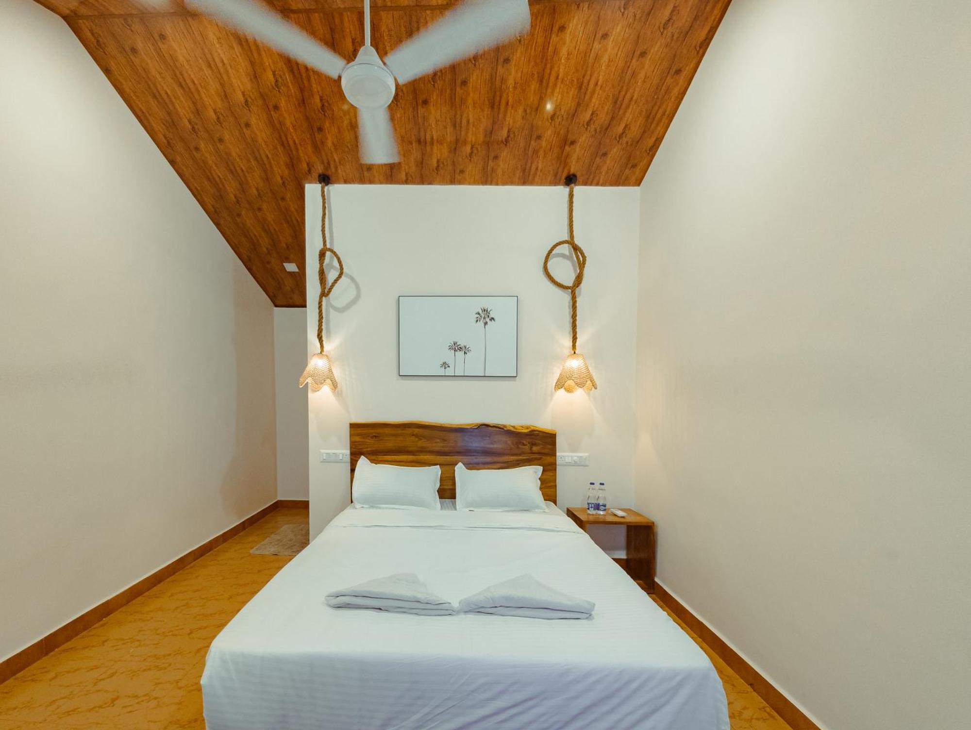 Sunset Cafe Beach Stay جوكارنا المظهر الخارجي الصورة